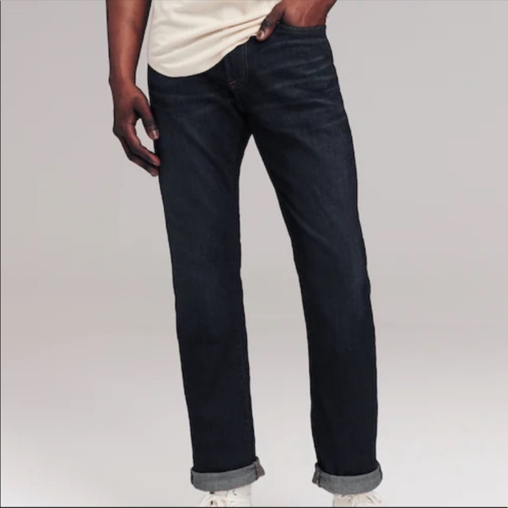 NEW Abercrombie and Fitch Kennan Straight Jeans 31 x 32